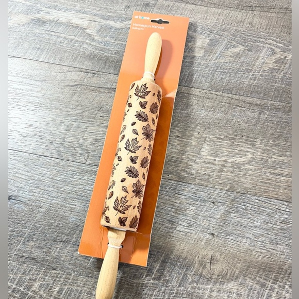 NWT Fall leaves rolling pin Kitchen decor Autumn leaf